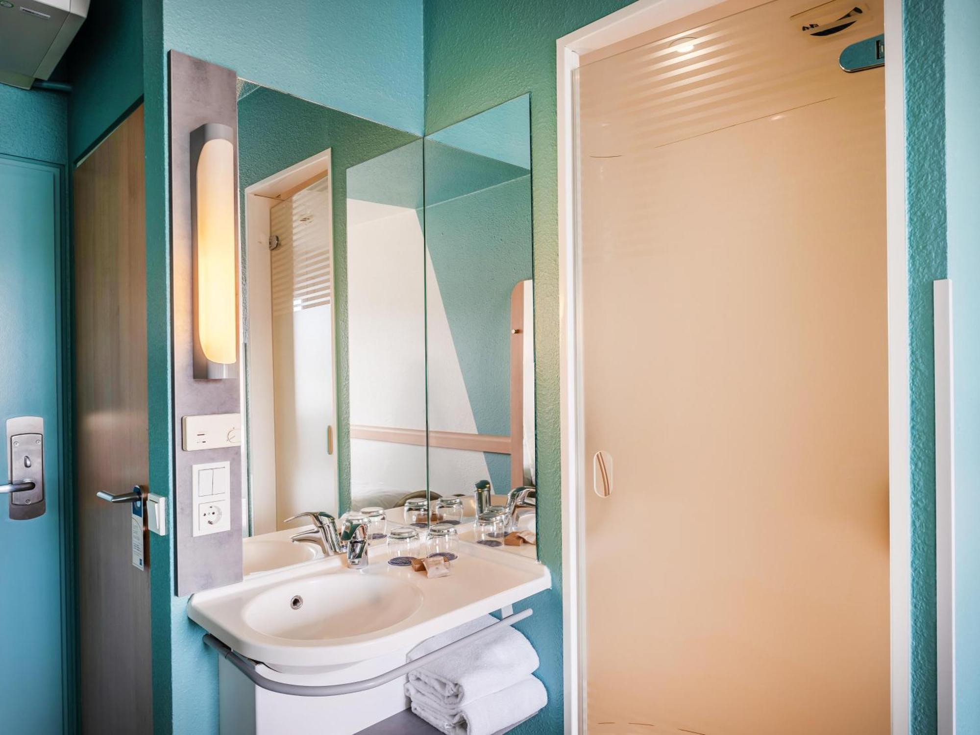 B&B Hotel Koeln-Porz Bagian luar foto